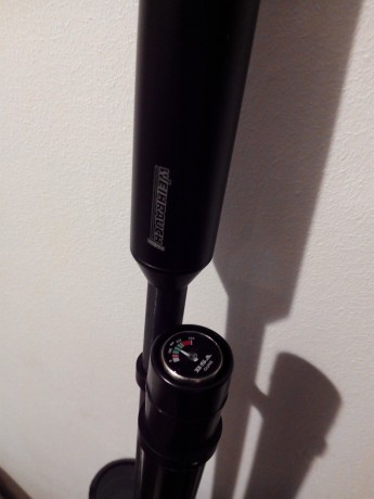Se vende carabina PCP, GAMO COYOTE 5,5, prácticamente nueva como se puede observar. La misma se entrega 01
