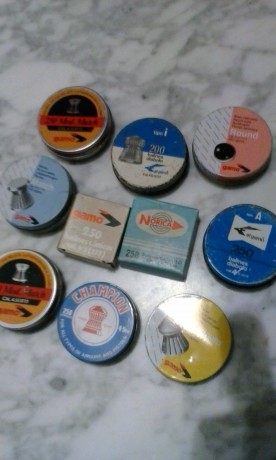 Vendo lote de balines o perdigones antiguos del 4.5. Cajas bien conservadas, de interes especial para 00