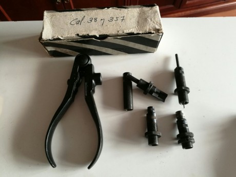 Vendida. Cerrar. Gracias

Buenas. Pongo un anuncio a un compañero.

  Por retirarme por edad del T.O.,vendo 02