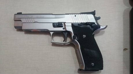 Vendo mi Sig Sauer P226 X-Five con el carro de X-Six siendo el unico propietario y en un estado excelente, 00