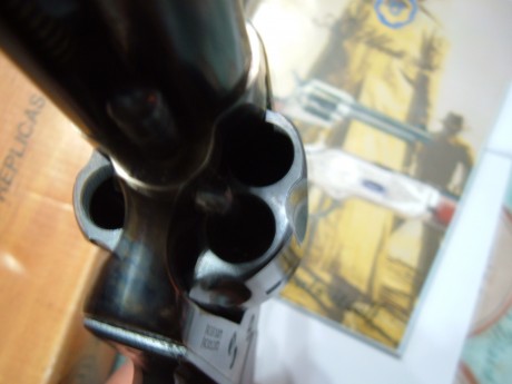 Vendo revolver Uberti, Cattleman, cal. 45 colt, en estado impecable, prácticamente no ha sido usado. Se 01