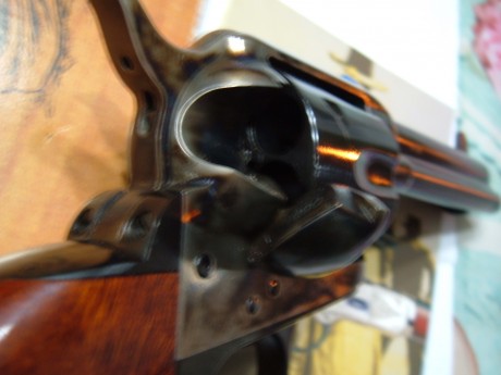 Vendo revolver Uberti, Cattleman, cal. 45 colt, en estado impecable, prácticamente no ha sido usado. Se 00