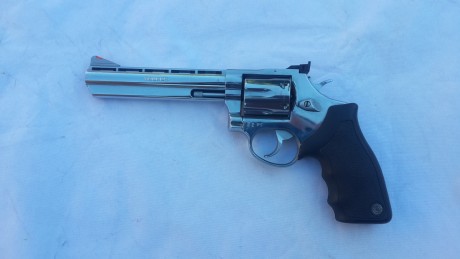 Vendo este revolver por dejar el tiro deportivo. Esta guiado en F, tiene unos 1600 disparos, con municion 02