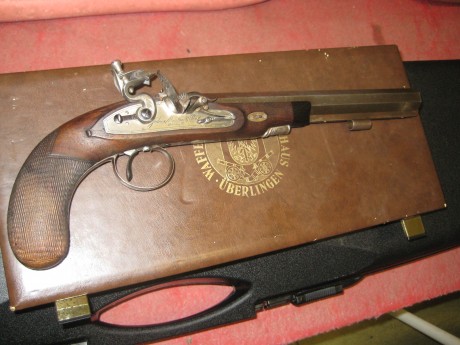 Hola un amigo me ha pedido que le anuncie esta pistola, John Manton, cal 44, en muy buen estado, interesados
precio 102