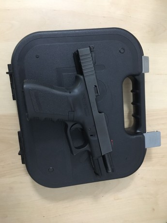 Hola. Vendo por retirarme del tiro Glock 19 con tres cargadores. Miras cambiadas, también entrego las 01