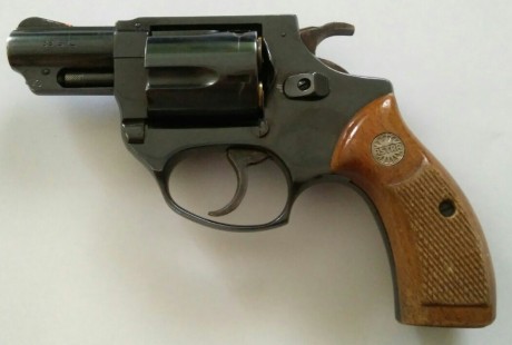 Se vende Revólver Astra modelo 250, calibre 38 spl, de cinco recámaras, guiado en "A".
Se puede 00