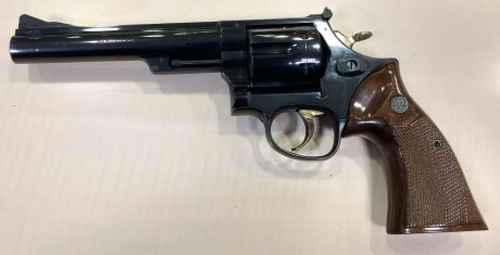 Vendo revólver Astra calibre 44 Magnum, seis pulgadas, impecable, practicamente nuevo.
Se puede ver y 00