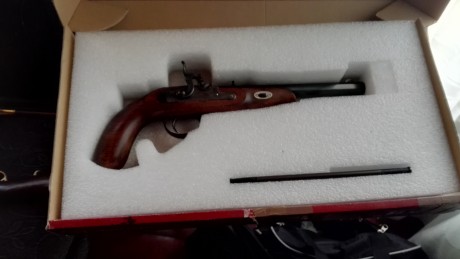 Vendo pistola Ardesa calibre 45 percusion , esta nueva sin uso ,aun conserva su caja original .
Precio 00