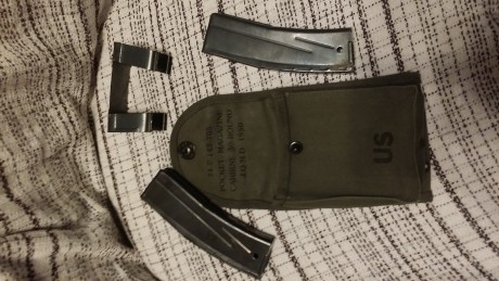 Son dos cargadores tipo banana para 30 cartuchos cada uno. Son del calibre 30 o 7.62 de las carabinas 02