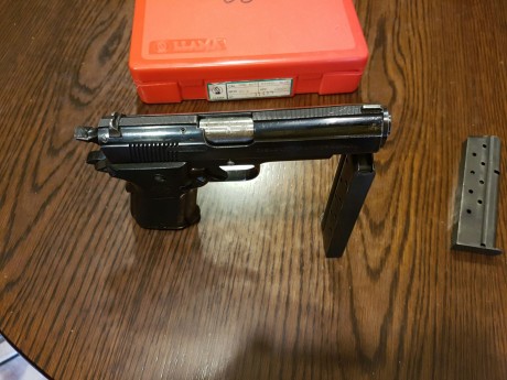 Hola compañeros,
Vendo esta magnífica pistola LLAMA XI-B de 9 mm parabelum con dos cargadores y su caja 00