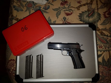Hola compañeros,
Vendo esta magnífica pistola LLAMA XI-B de 9 mm parabelum con dos cargadores y su caja 10
