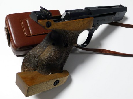 Se vende Unique DES 69U, calibre .22 lr, en mi opinión una de las pistolas más precisas en ese calibre, 10