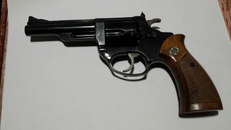  Hola vendo en esta ocasión un Revolver :
-(VENDIDO) Astra Cádix calibre 38- 100 € guiado en F . Zona 01