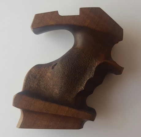 Vendo cacha para pistola de aire comprimido MORINI 162EI (electronica).Totalmente impecable,como se aprecia 01