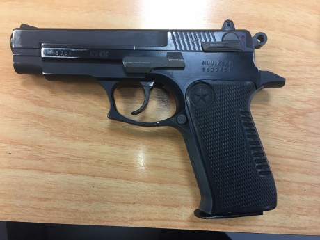 Vendo pistola Star pk 28 del calibre 9mmPb con su funda y dos cargadores, esta en perfecto estado y con 01