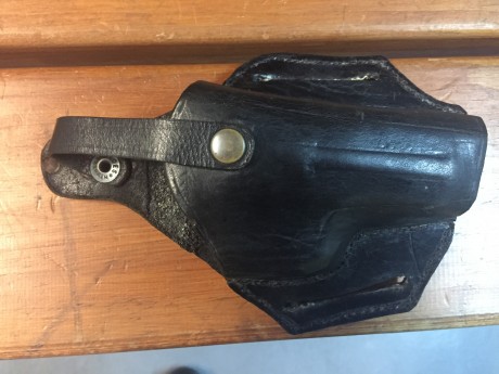 Vendo pistola Star pk 28 del calibre 9mmPb con su funda y dos cargadores, esta en perfecto estado y con 00