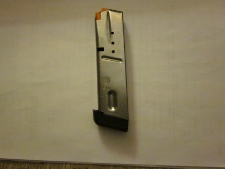 Buenas, pongo a la venta.
Un cargador para pistola SW modelo 5906, está usando, pero realiza su función 00