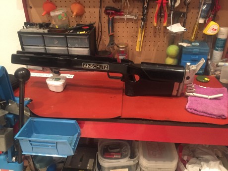 Vendida culata AHG Anschutz, probablemente sea la mejor culata de madera que se fabricó, fue el referente 00