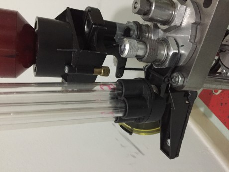 Buenos dias, 

por cambio de máquina, vendo con la que he estado recargando hasta ahora.

Para lo simple 12