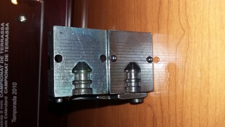 Hola.
 Vendo turquesa MAXIBALA 454 de la casa LYMAN,  está en muy buen estado.
Estas turquesas al ser 01