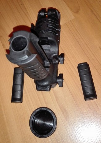 Pistolete delantero con montaje para linterna. CAA FGA modelo OFEK 2. Boton trasero con modo intermitente 01