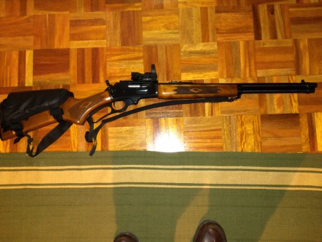 Hola. Vendo este rifle impecable, con holográfico sin estrenar así como la carrillera. Está en Guipúzcoa. 00