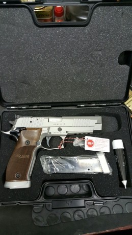 Vendo por ir dejando la afición, pistola SIG SAUER X-FIVE, comprada en Junio del 2016, nueva a estrenar.
He 02