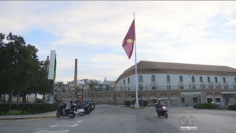 Y no echar gota  
 
https://www.libertaddigital.com/espana/2016-11-25/el-ayuntamiento-de-cadiz-regido-por-el-podemita-kichi-ensena-a-las-desempleadas-a-estimularse-el-clitoris-1276587427/

Y 81