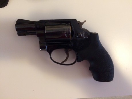 Hola a todos,
Pongo a la venta mi muy apreciado compañero de viaje.
Es un revolver Smith & Wesson 01