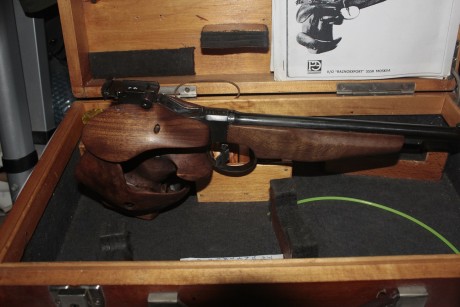 Vendo magnifica pistola libre de la marca TOZ, con la caja y todos los componentes originales.
Talla M
Perfecto 01