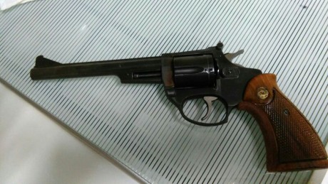 Se venden estos dos revólveres, Astra Cadix con cañón de 6 pulgadas y Llama Comanche II de 4", ambos 01