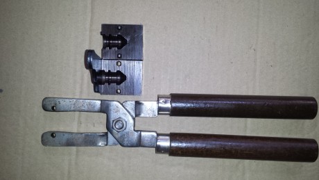 Vendo turquesa Lyman calibre 44/40 de doble cavidad y turquesa maxi bala calibre 45  Palmetto en acero 10
