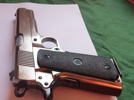 Hola, vendo Norconia  1911 A1 Brigpara. Es una Norinco, un poco con mejores acabados y pone Norconia Germany 12