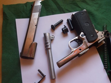 Hola, vendo Norconia  1911 A1 Brigpara. Es una Norinco, un poco con mejores acabados y pone Norconia Germany 11