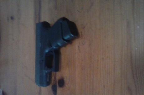 Hola a todos :
 Cambiaria  solo Madrid Glock 26 con 100 tiros ,9 para.con todos sus aditamientos ,caja 90