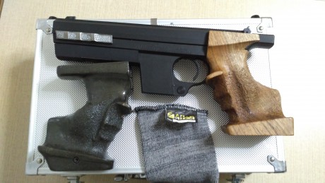 Vendo Hammerli 280 del 22
Cachas de diestro y de zurdo 
El arma esta en Asturias
Precio 650€ con gastos 00