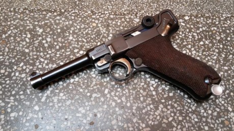 Hola compañeros:
Vendo Luger Mauser militar del año 35 (S42 Código G). Tiene todas las piezas idénticamente 00