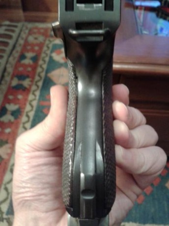 Hola compañeros:
Vendo Luger Mauser militar del año 35 (S42 Código G). Tiene todas las piezas idénticamente 10