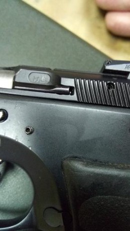 Hola a todos.

Pongo a la venta una CZ75b con kit Kadett del 22 lr.

Compré este arma aquí en el foro, 21