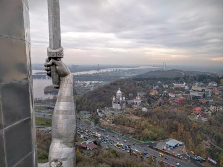 Hola, buenas a todos, os cuento, resulta que me voy un año a vivir a Cracovia , según tengo entendido 102