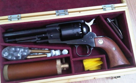 Me encomienda un compañero de mi club el vender esta arma.

El arma esta practicamente nueva,puesto que 41