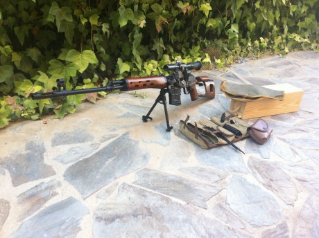 Es una tonteria, pero tengo la curiosidad de saber cuantos Dragunov estan en los armeros de nuestro pais.
La 100