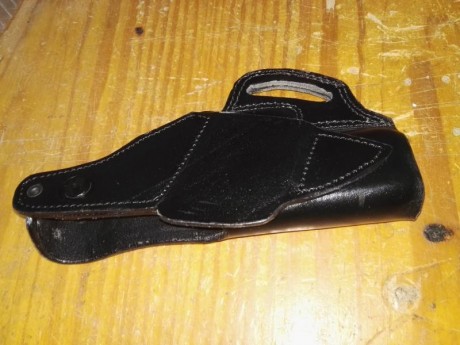 Muy buenas.
Pongo a la venta cartuchera para municion calibre 38 - 357 - 9 mm de cuero para cinturon 30 11