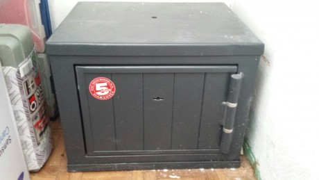 Se vende armero Grado 3 modelo Elite 12 para 3 armas cortas
12 litros de capacidad con toda la documentación 01