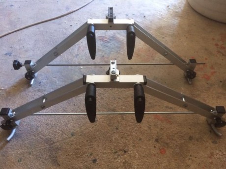 Un buen amigo del club, me pide que ponga a la venta su bipode artesanal.

Se trata de un bipode de aluminio 00