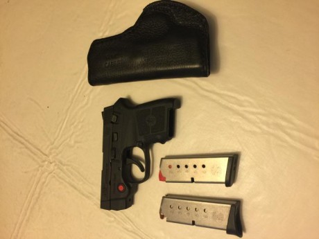 Se vende pistola Smith & Wesson Bodyguard .380 (9 corto) con laser Crimson Trace, en perfecto estado.
Comprada 01