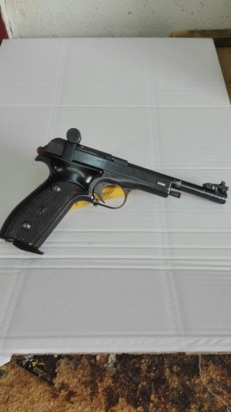 Un compañero del club vende esta Vostok .22 LR en muy buen estado de conservacion , esta completa , incluso 12