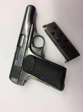 Vendo FN Browning 1910 en  calibre 9 corto (.380ACP)
El arma está guiado en F.
Está situada en Zaragoza
Arma 02