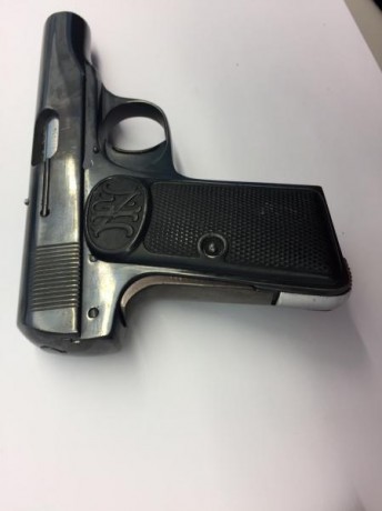 Vendo FN Browning 1910 en  calibre 9 corto (.380ACP)
El arma está guiado en F.
Está situada en Zaragoza
Arma 10