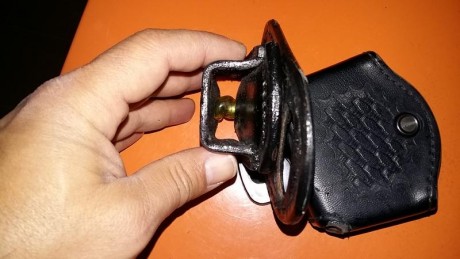 Bueno despues de haber vendido las armas de nuestro compañero fallecido... siguen saliendo cosas por los 30